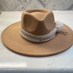 Flea Style Tan Women's Hat with White Accent TX pin